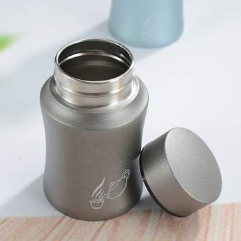 Nešiojamas uždaromas metalo arbatos indas kempingams ir kelionėms — lengvas prabangos stilius, nerūdijantis plienas, dažytas paviršius, logotipo spausdinimas galimas
