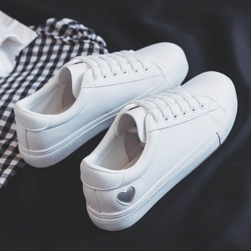 Pantofi din pânză cu model inimă, înălțime medie a gleznelor, talpă vulcanizată, căptușeală din piele