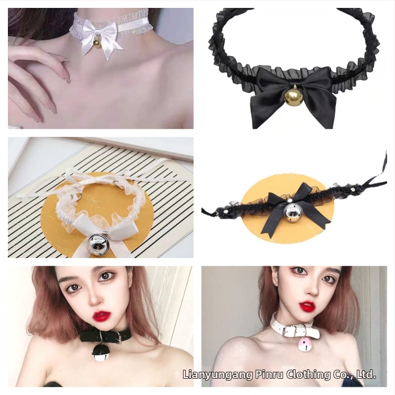 Csipkés choker haranggal, masni alakú, mesterséges gyöngyökkel, rajzfilmszerű stílus