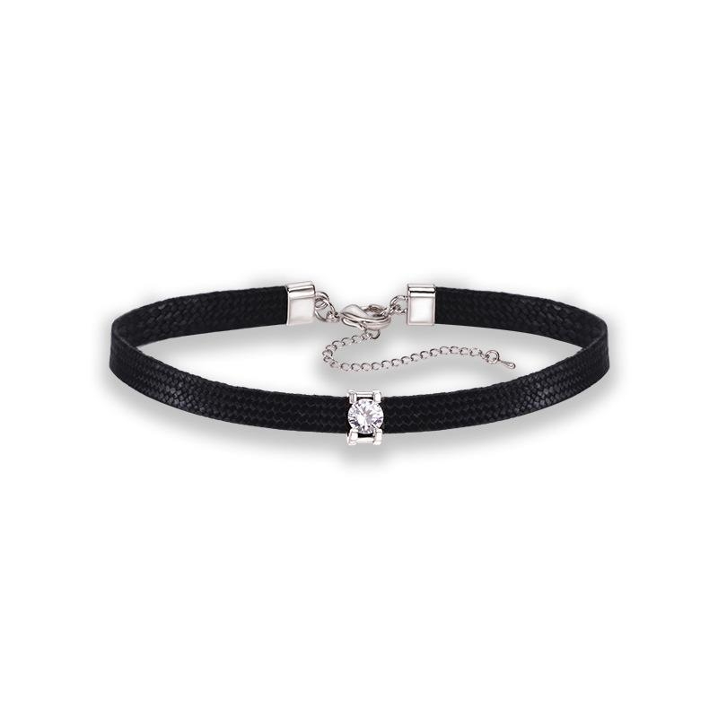 Sui Jue геометрична чокър огърлица със сплавна верижка Korean Rope и кристална висулка