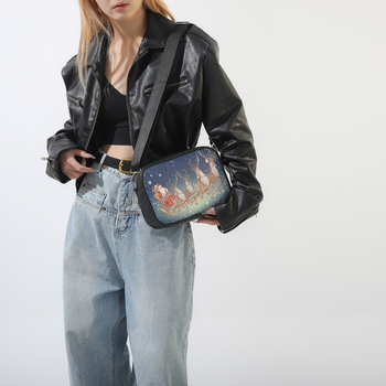 Utcai stílusú PU anyagú crossbody táska, vízszintes négyzet alakú forma, cipzáras nyitás, szintetikus bőrbélés, 2024 tavasz