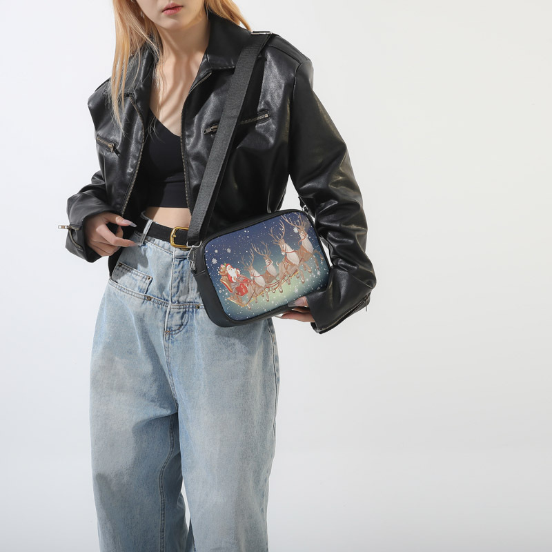 Utcai stílusú PU anyagú crossbody táska, vízszintes négyzet alakú forma, cipzáras nyitás, szintetikus bőrbélés, 2024 tavasz