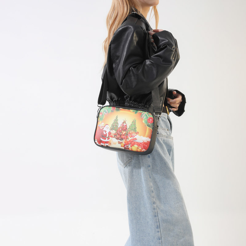 Utcai stílusú PU anyagú crossbody táska, vízszintes négyzet alakú forma, cipzáras nyitás, szintetikus bőrbélés, 2024 tavasz