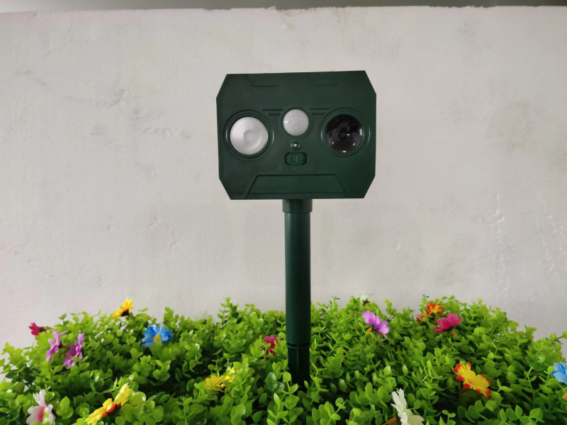 Saulės energijos ultragarso atbaidytuvą graužikams, kvadratinis dizainas, 5.5, 400-1000, 2