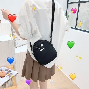 Crossbody чанта за жени с мультяшен мотив, корейски и японски стил, PU кожа, цип закопчаване, подплата от найлон, вертикална квадратна форма, триизмерен външен вид, пролет 2023