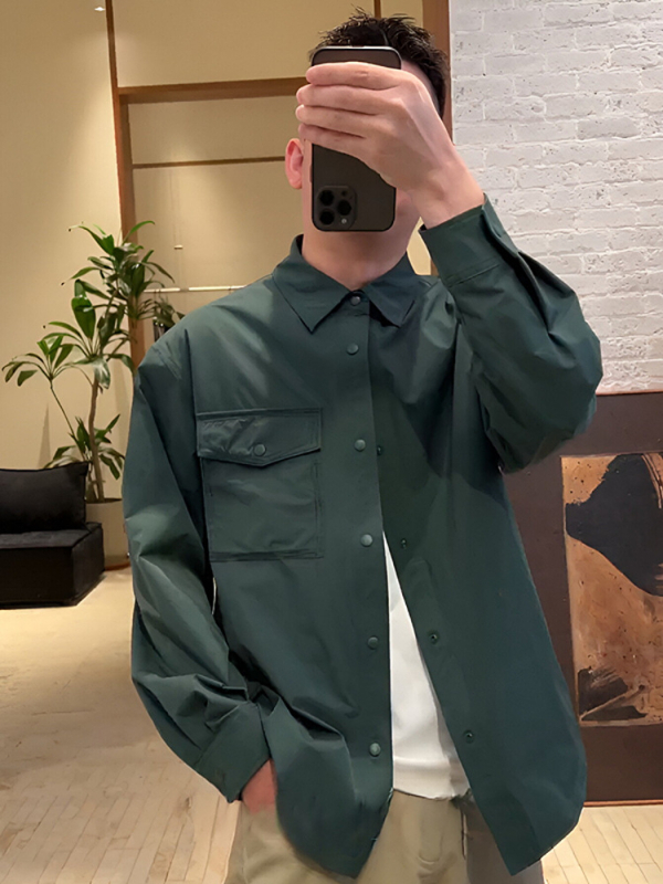 Liinist särk lapellõlise kraega, pikkade varrukatega, vaba lõige, ühes toonis, kevad 2025