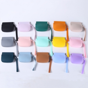 Θήκη νομισμάτων από σιλικόνη με μεταλλικά εξαρτήματα, στυλ τσάντας χεριού, Μοντέλο 65, πολυλειτουργική αποθήκευση για ταξίδια, καλλυντικά, φάρμακα και καραμέλες.