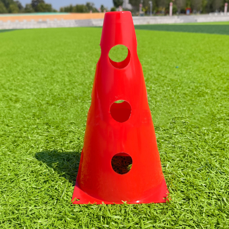 Futball-edzés konusok és akadályok – PE anyag, Yuke márka, edzősegéd
