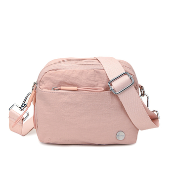 Nylon crossbody táska, városi egyszerű stílus, horizontális négyzet alakú forma, cipzáras nyitás, belső cipzáras zseb