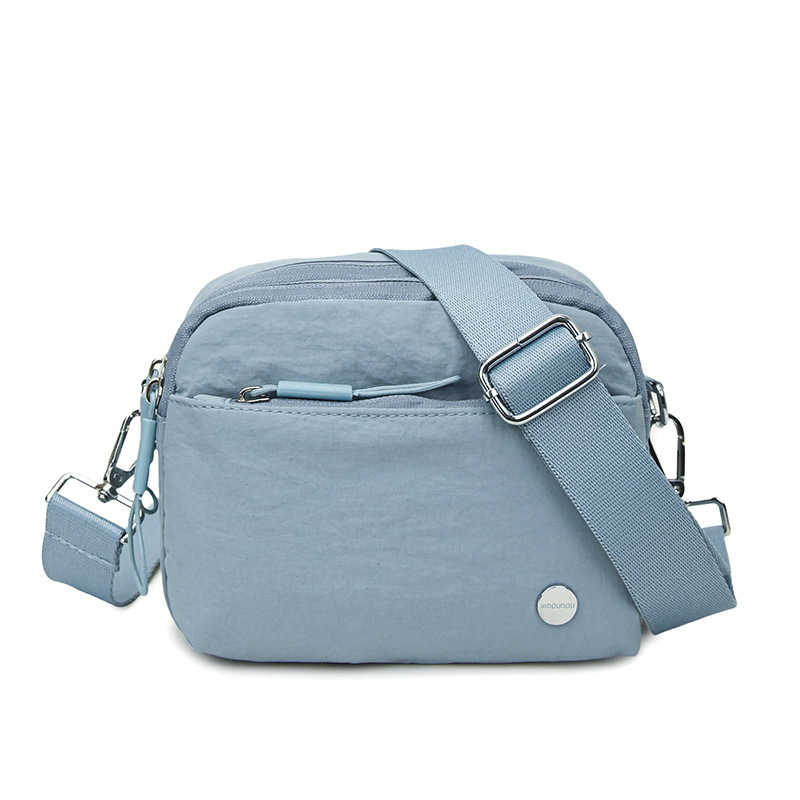 Nylon crossbody táska, városi egyszerű stílus, horizontális négyzet alakú forma, cipzáras nyitás, belső cipzáras zseb