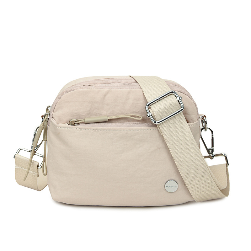 Nylon crossbody táska, városi egyszerű stílus, horizontális négyzet alakú forma, cipzáras nyitás, belső cipzáras zseb