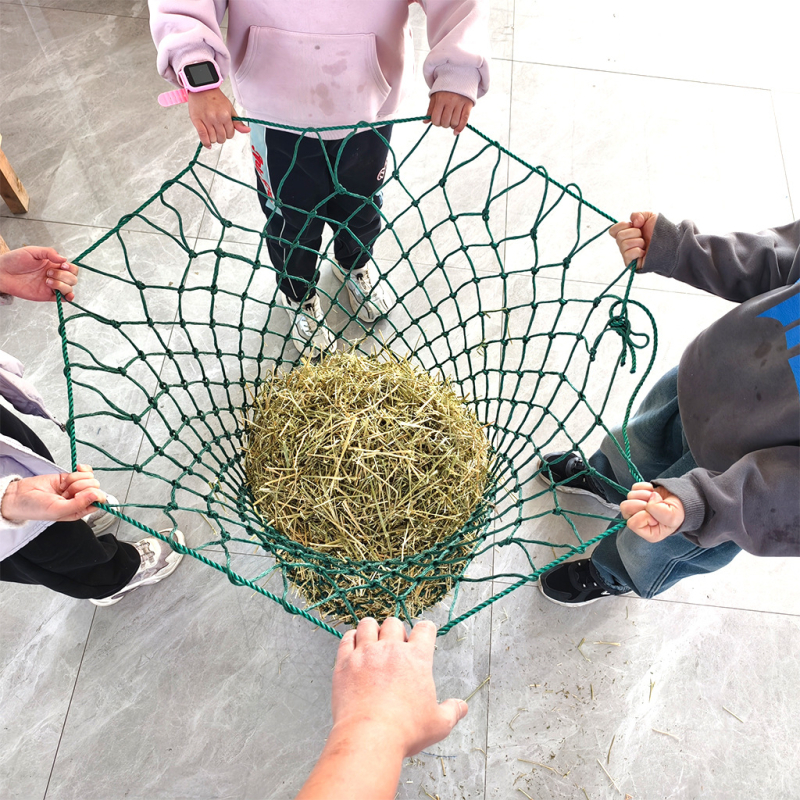Мрежа за сено за коне с малки отвори за бавно хранене, марка Subtle, универсално използване.