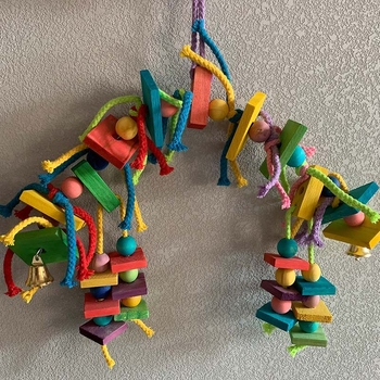 Ξύλινο παιχνίδι δαγκώματος για παπαγάλο με χαμογελαστό πρόσωπο – μάρκα PILOT, κατάλληλο για πουλιά и μικρά κατοικίδια