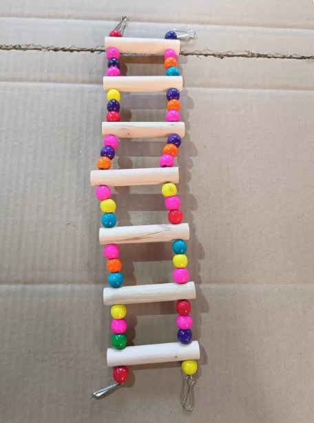 Madárfa hintázó és mászó létra játék — Anyag: Fa; Márka: Xingxingwen; Termékkód: Al63; Alkalmas: Madár