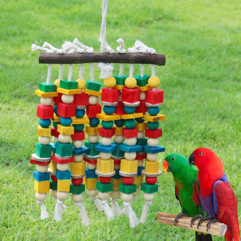 Папагалска играчка за големи папагали — борова дървесина, марка THREE PARROT, континентален произход