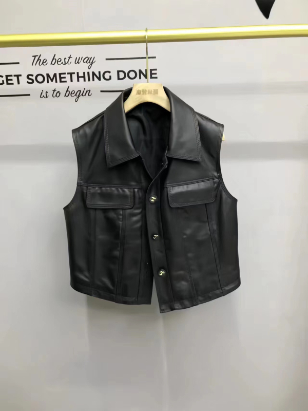 Moteriška ožkos odos liemenė, kardigan stiliaus darbiniai drabužiai, kvadratinė apykaklė, laisvas kirpimas, ruduo 2025