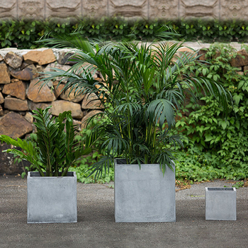 Τσιμεντένια γλάστρα για φυτά - ανθεκτική σε παραμόρφωση, αντοχή στη διάβρωση και στιβαρή κατασκευή; κατάλληλη για επιφάνειες γραφείου ή δάπεδο; κατάλληλη για γραφεία, ξενοδοχεία και οικιακή διακόσμηση; Υλικό: τσιμέντο και μαγνησίτης