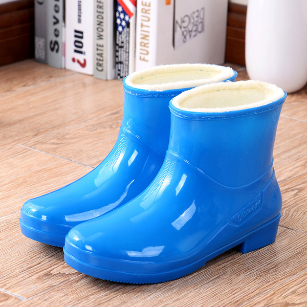 Moteriški lietaus batai su fleece įdaila, žemas batų aukštis, plastikinė viršutinė dalis, atsparūs vandeniui ir neslystantys, pavasariui ir rudeniui