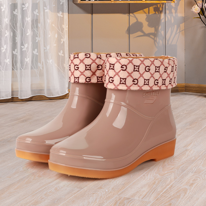 Moteriški lietaus batai su fleece įdaila, žemas batų aukštis, plastikinė viršutinė dalis, atsparūs vandeniui ir neslystantys, pavasariui ir rudeniui