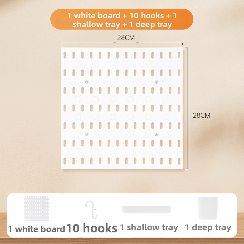 Επιτοίχιο ράφι αποθήκευσης από σφυρήλατο σίδερο με κυκλικές οπές για εργαλεία — μοντέρνος μινιμαλιστικός σχεδιασμός