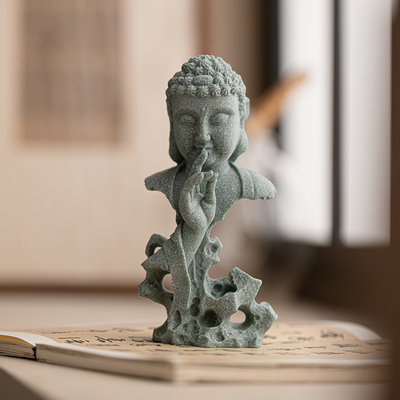 Smėlio akmens arbatos pet – Zen stiliaus, su Sun Wukongo ir Tathagatos figūromis, dekoratyvinis elementas svetainėje