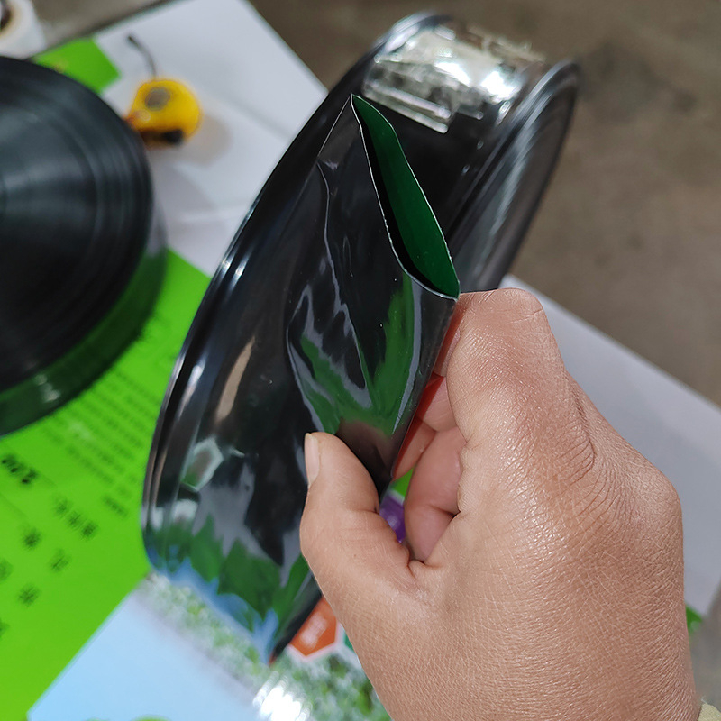 Zelin šiltnamio laistymo mikro purškimo juosta su įstrižomis skylėmis, daugiaaukė juosta (5 skylės / 7 skylės)