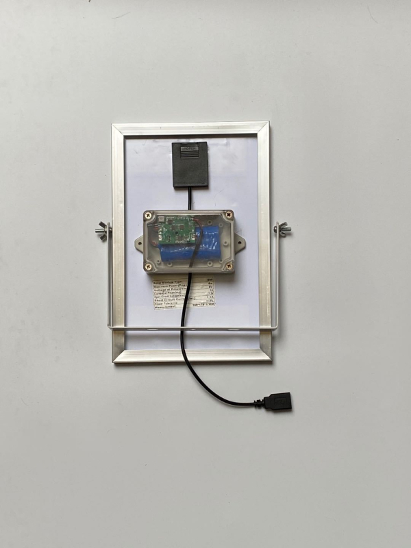 Слънчев панел за външно зареждане с двойни USB изходи, регулируем изход 5V/12V DC и захранване за съхранение на енергия