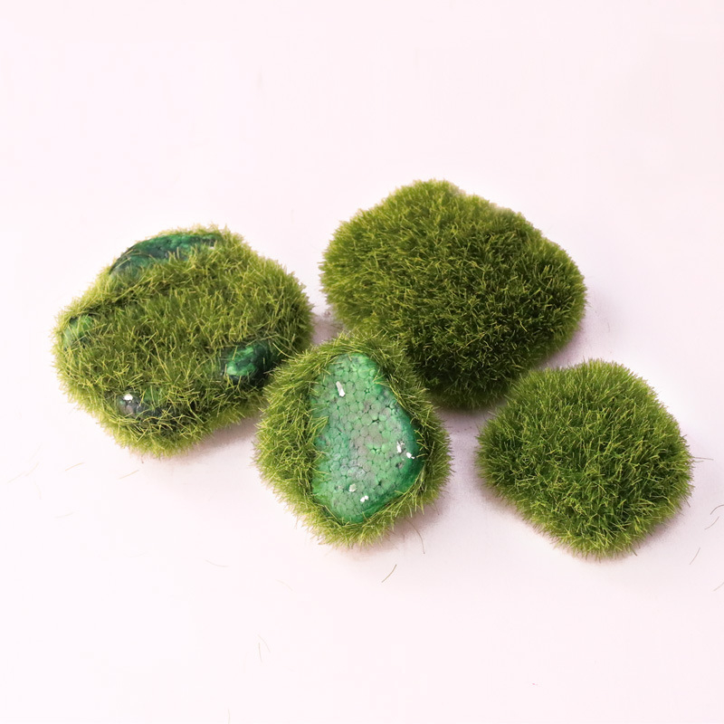 Faldekoráció mesterséges mohával és kővel – Bubble anyag, félig manuális/félig mechanikus feldolgozás, csomagolás OPP, Phenylo márka