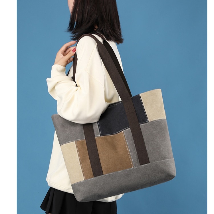 Платнена раница, урбан стил, материал: платно, подплата: полиестер, отваряне с цип, форма: хоризонтално квадратна, вътрешни джобове: джоб с цип, джоб за телефон, джоб за документи