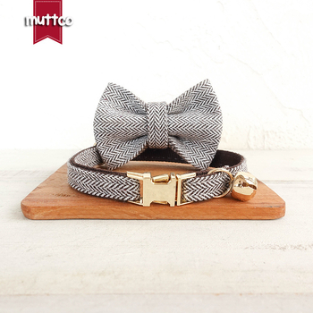 Κολάρο γάτας και φιόγκος — Πολυεστέρας σε χρωματικό συντονισμό, Βρετανικό στυλ, Προέλευση Γκουανγκντονγκ