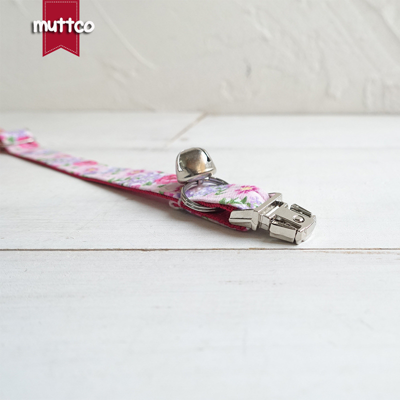 Muttco macska nyakörv, virágos mintázat, poliészter, modell UCC-048