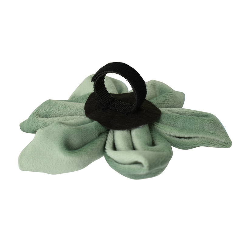 Kutyanyakörv monokróm mintával, bársony anyagból, kutyáknak, minden évszakban használható, testre szabható fém csattal.