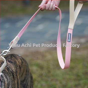 Λουρί κατοικίδιων για γάτες και σκύλους με PVC επενδυμένο ελαστικό ιμάντα και σχέδιο κατά του μπλέξιμου