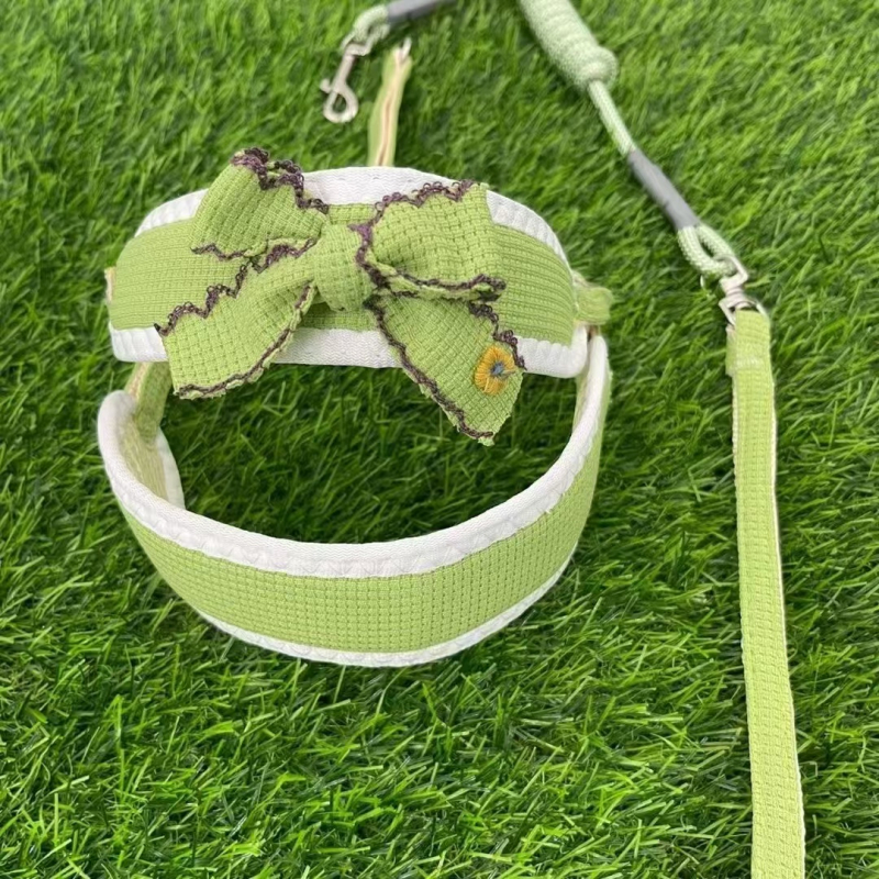 Vest stiliaus šuns harnizas su pavadėliu mažiems šunims; krūtinės diržas; medžiaga: Kita; neimportuota; kategorija: naminių gyvūnėlių virvų diržai.