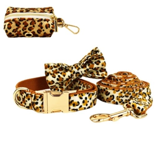 Нашийник за кучета с леопардов принт, от плат, с прибиращ се повод, марка Flannelette.