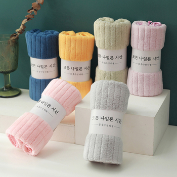 Koralinio fliso turbaninis rankšluostis su vertikaliosiomis juostelėmis, svoris 50–80 g