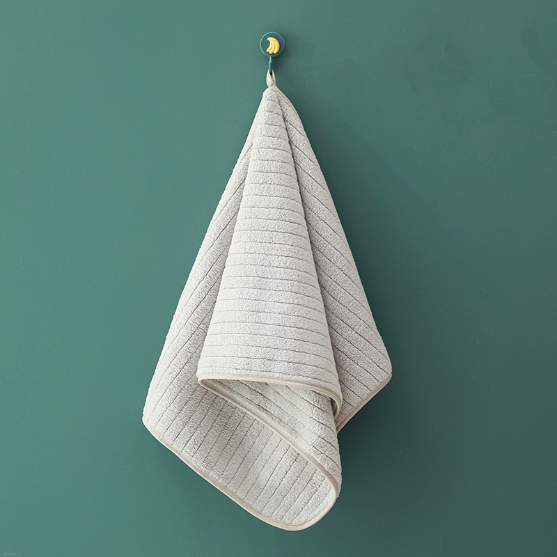 Koralinio fliso turbaninis rankšluostis su vertikaliosiomis juostelėmis, svoris 50–80 g