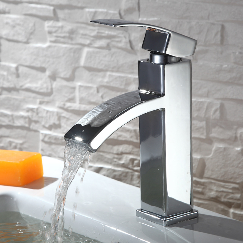 Praustuvo čiaupas – karštas ir šaltas, su vienu anga, krioklio srautas, vario lydinys, keramikinis vožtuvas šerdis, 0–90°C, 10 MPa