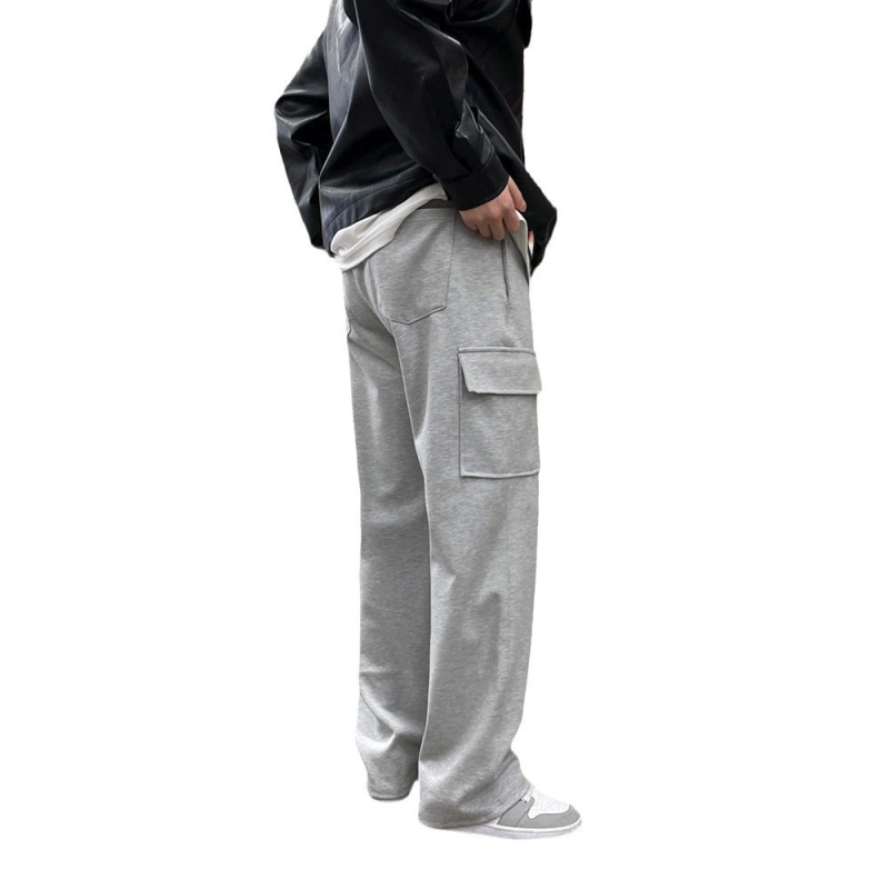 Férfi egyenes szabású sportos-napi nadrág, középmagas derekú, poliészter-keverék anyag, több zseb, öv nélkül