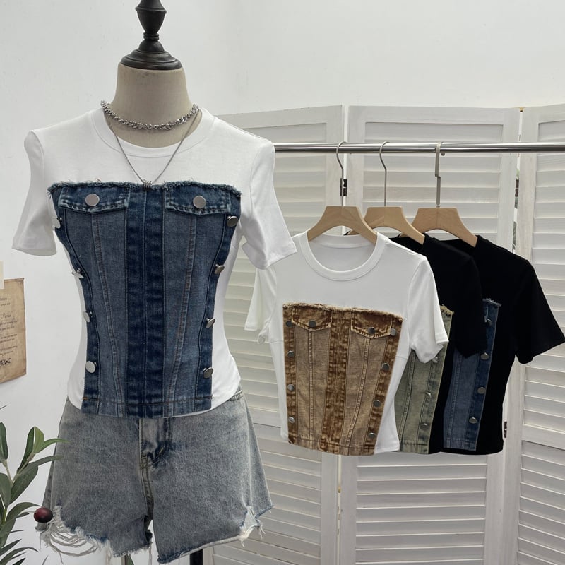 Női denim póló – szűk szabás, rövid ujjú, dizájn kollázs/varrás