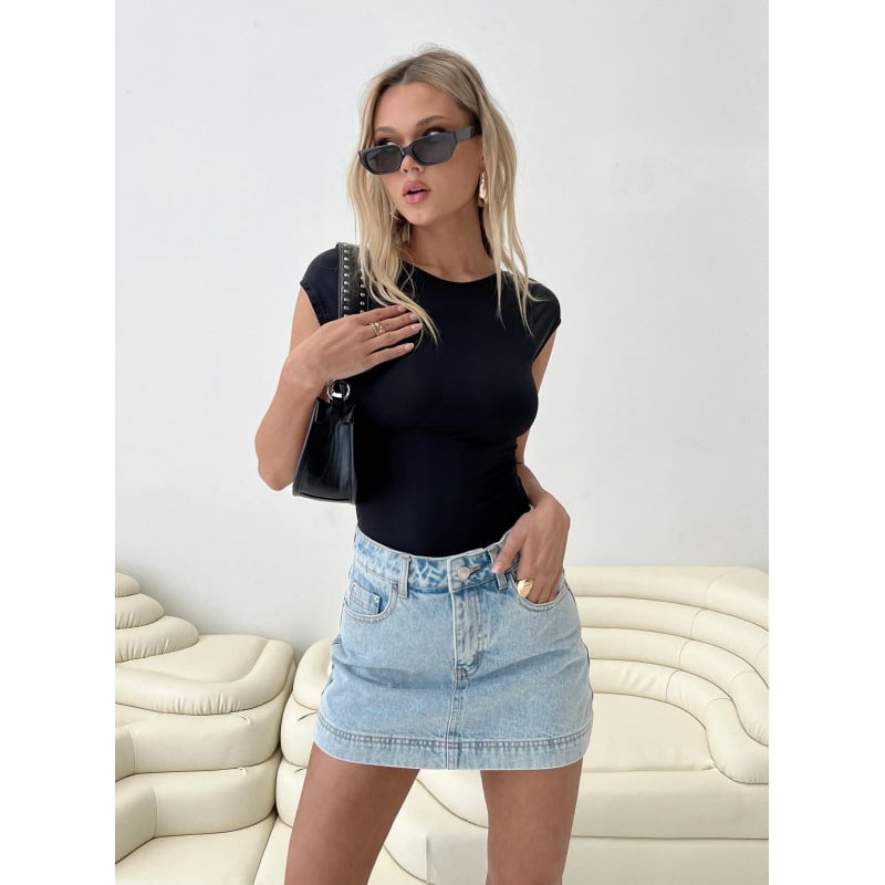 Женска дънкова пола-шорти – къс модел, артистично винтидж-ретро, смес полиестер и еластан, лято 2025