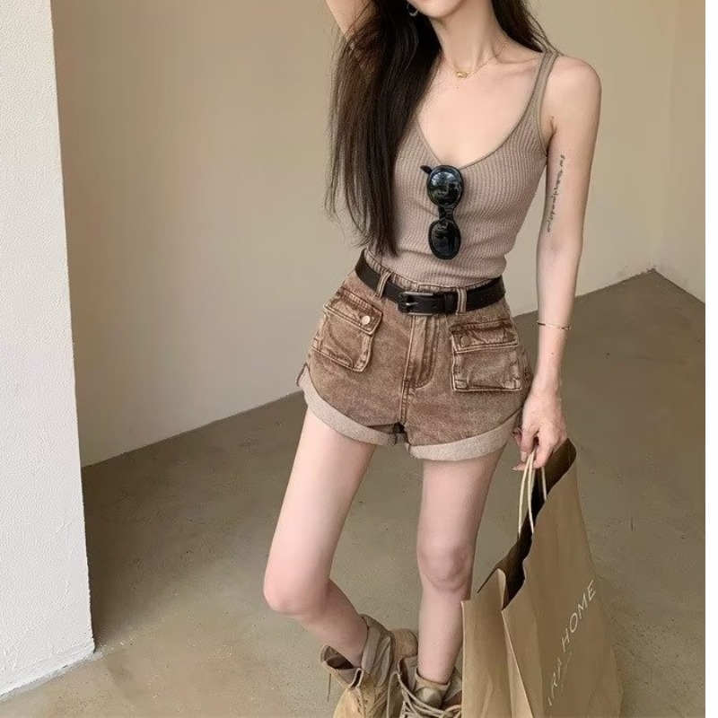 Női magas derekú háromnegyedes farmernadrág – 70–80% pamut, vékony anyag, közepes nyúlás