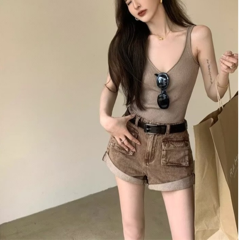 Női magas derekú háromnegyedes farmernadrág – 70–80% pamut, vékony anyag, közepes nyúlás