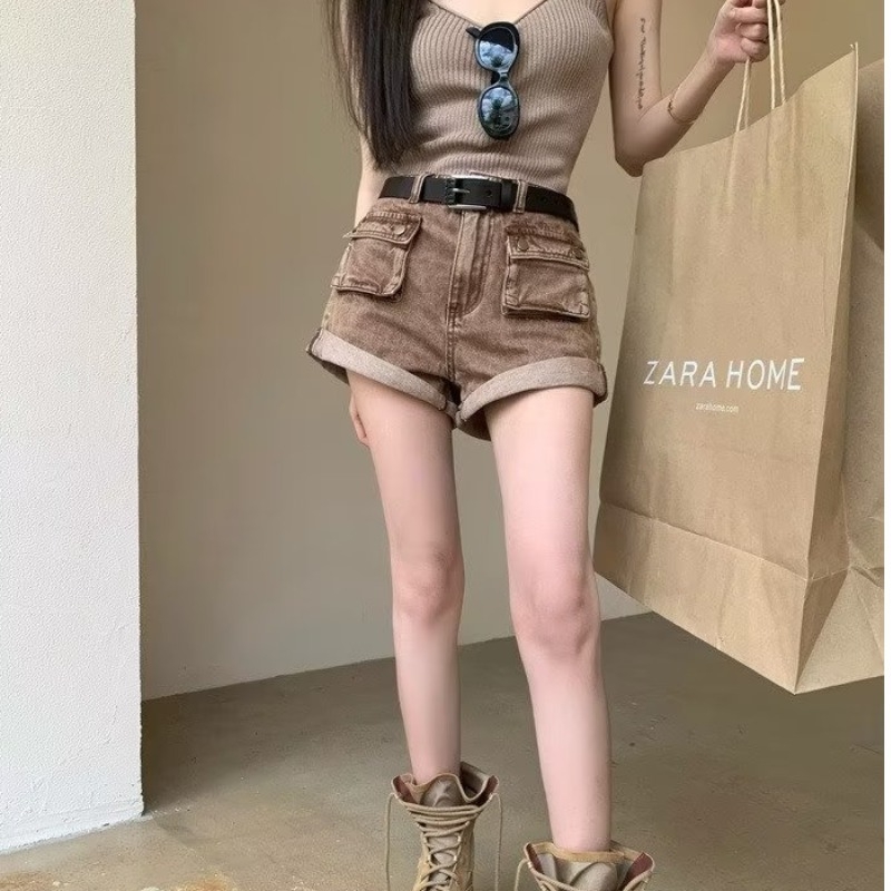 Női magas derekú háromnegyedes farmernadrág – 70–80% pamut, vékony anyag, közepes nyúlás