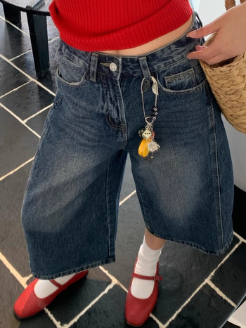 Γυναικείες cropped jeans σε αμερικανικό ρετρό στυλ, υψηλή μέση, ίσια γραμμή, ντένιμ