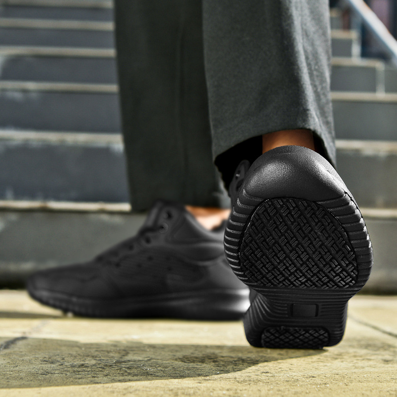 Vyriski virtuviniai loaferiai – neslidūs, atsparūs vandeniui, atsparūs aliejui; dirbtinė oda, apvali nosis