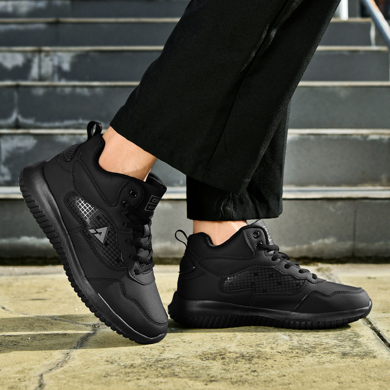 Vyriski virtuviniai loaferiai – neslidūs, atsparūs vandeniui, atsparūs aliejui; dirbtinė oda, apvali nosis