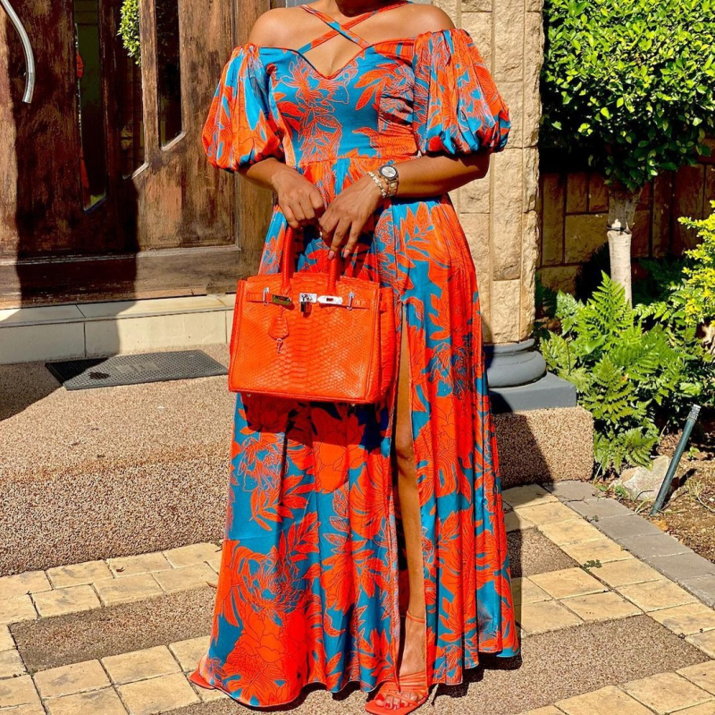 Рокля с принт, плисирана, без гръб, V-образно деколте, полиестер