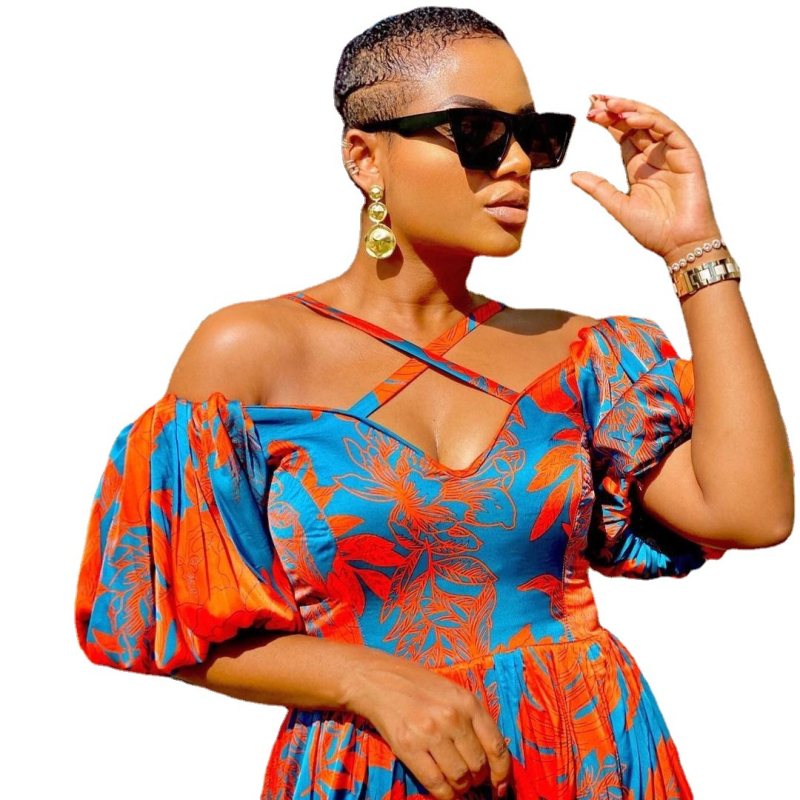 Рокля с принт, плисирана, без гръб, V-образно деколте, полиестер