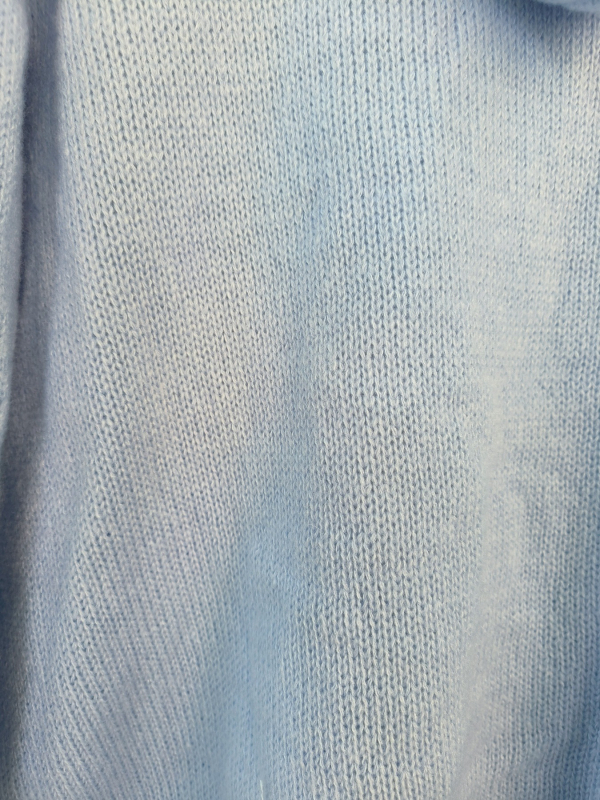 Cardigan tricotat cu glugă, model cu blocuri, buzunare, croi lejer, lungime medie, guler deschis, material poliester.